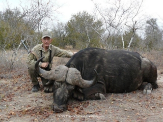 <font color=orange>Zimbabwe 2013</font> Zimbabwe 2013  Trophy hunting photos african dangerous game  hunting pictures dangerous game 